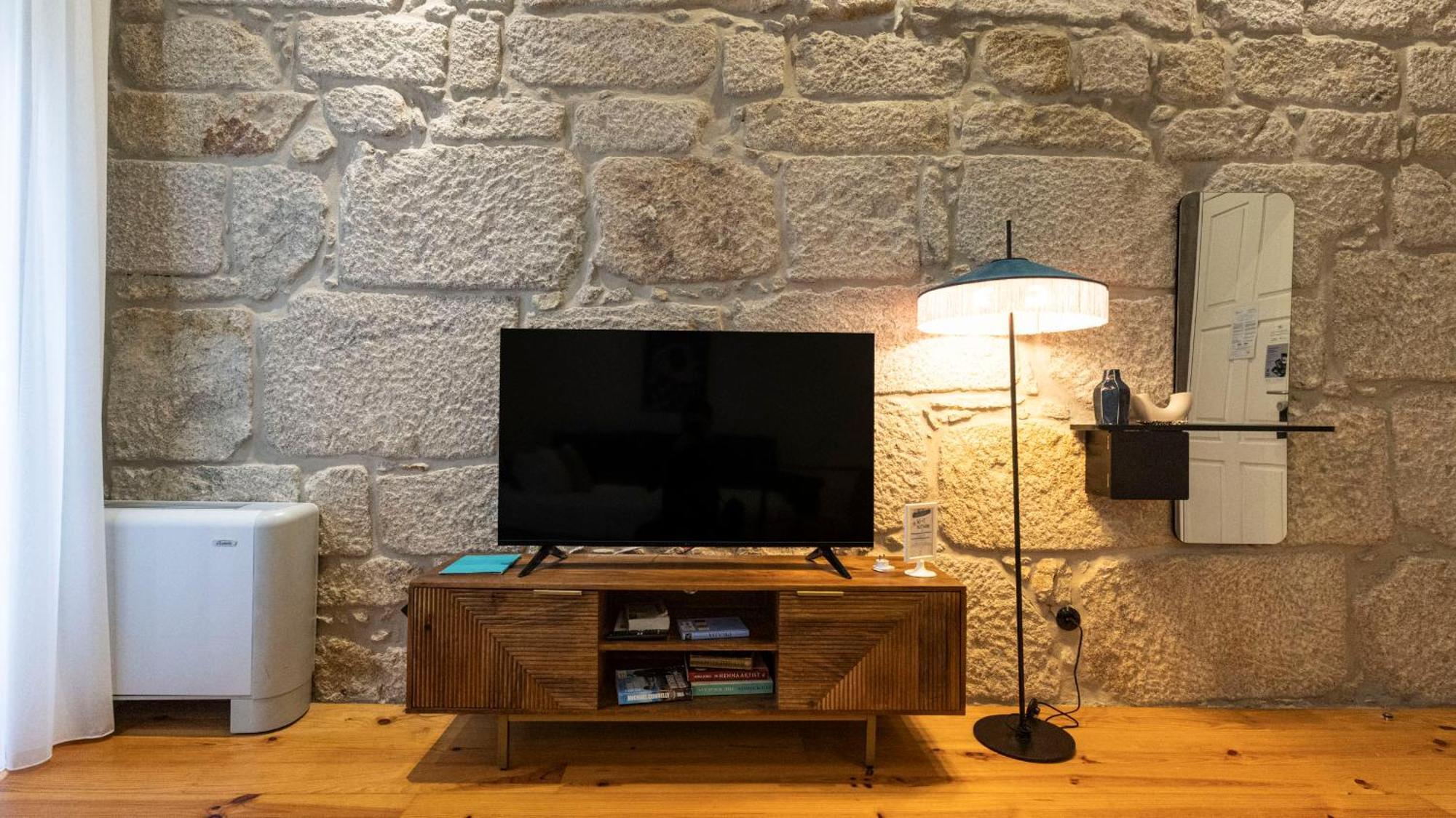 Lovelystay - Allderman Apartment - Almada 1º T Porto Bagian luar foto