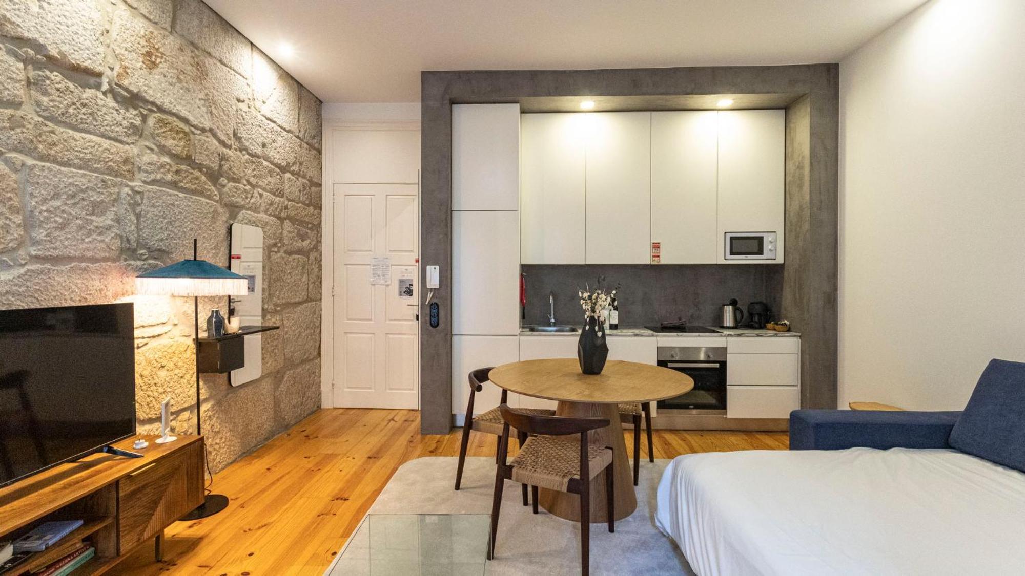 Lovelystay - Allderman Apartment - Almada 1º T Porto Bagian luar foto