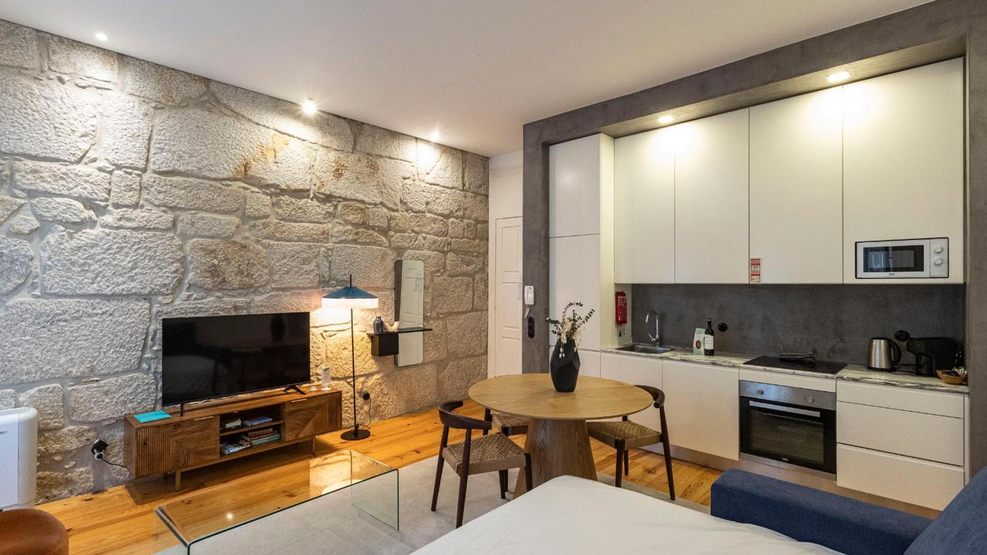 Lovelystay - Allderman Apartment - Almada 1º T Porto Bagian luar foto