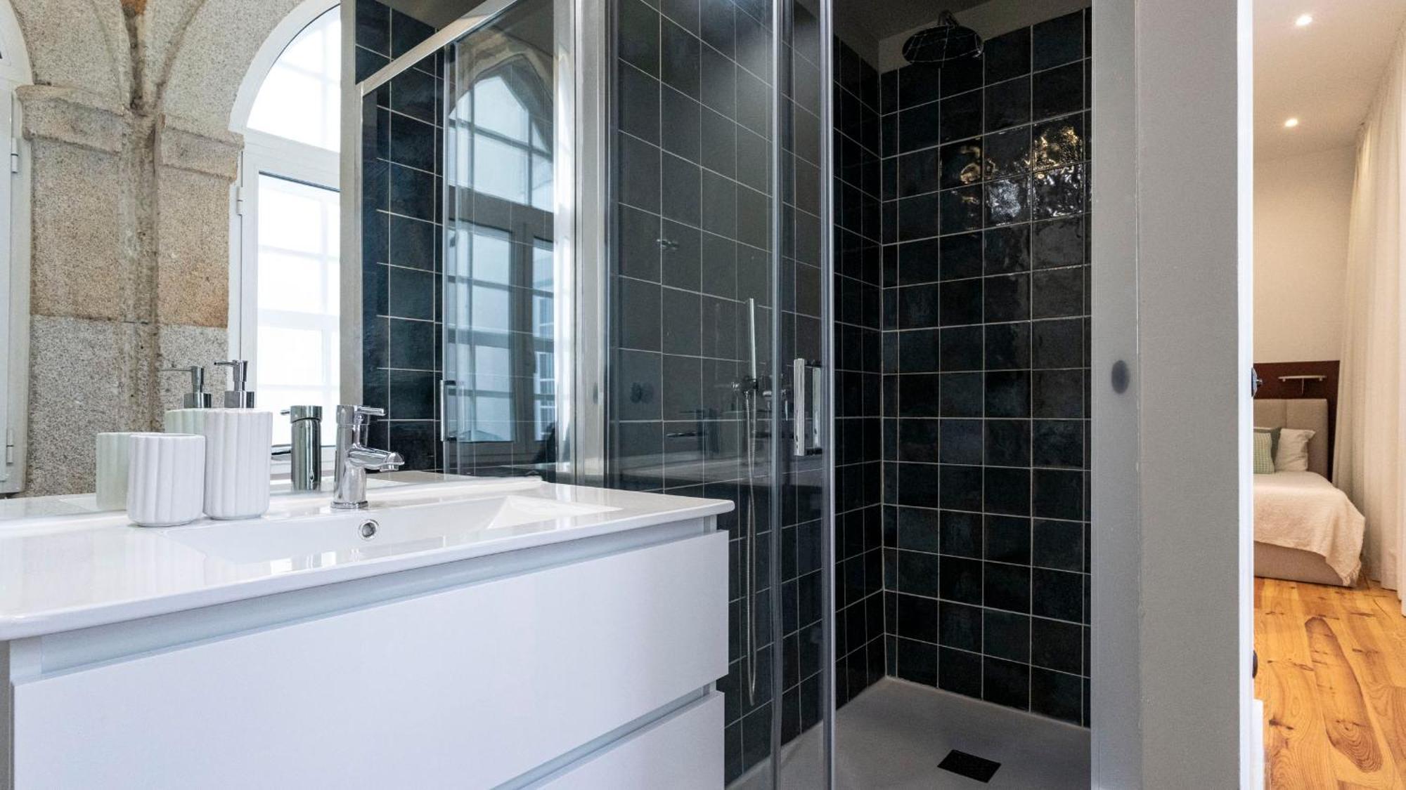 Lovelystay - Allderman Apartment - Almada 1º T Porto Bagian luar foto